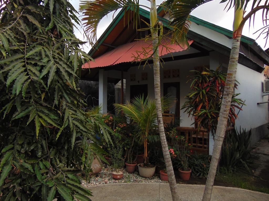Santigi Homestay Гили Еър Екстериор снимка