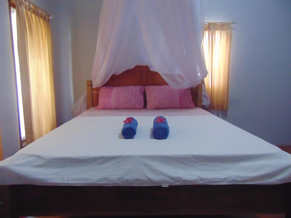 Santigi Homestay Гили Еър Екстериор снимка