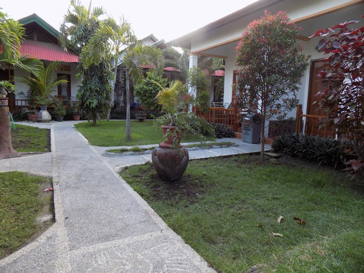 Santigi Homestay Гили Еър Екстериор снимка
