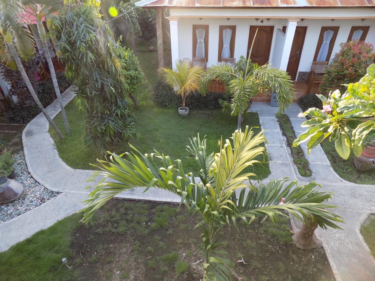 Santigi Homestay Гили Еър Екстериор снимка