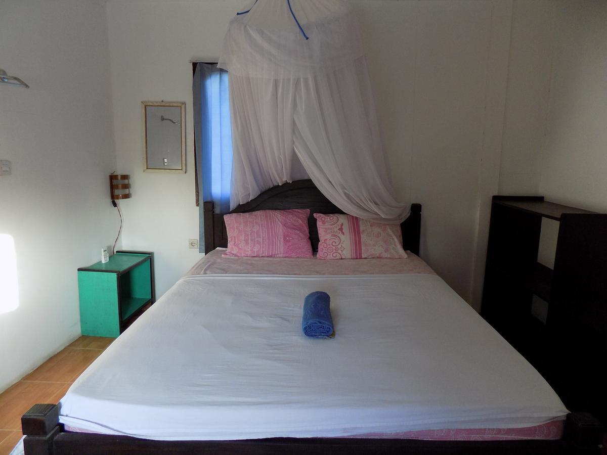 Santigi Homestay Гили Еър Екстериор снимка